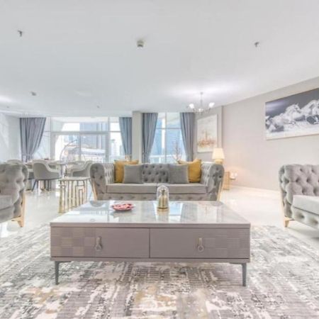 Luxurious 4-Bedroom Duplex Villa Apartment Near Jbr Dubai Luaran gambar