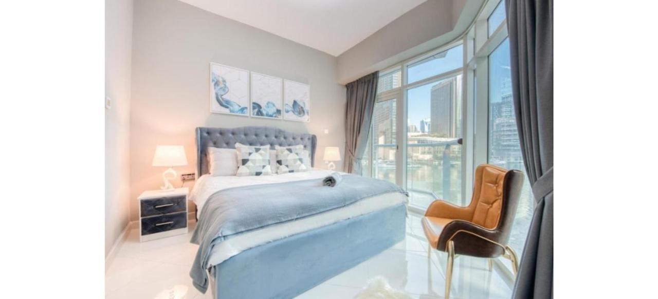 Luxurious 4-Bedroom Duplex Villa Apartment Near Jbr Dubai Luaran gambar