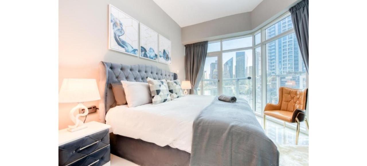 Luxurious 4-Bedroom Duplex Villa Apartment Near Jbr Dubai Luaran gambar